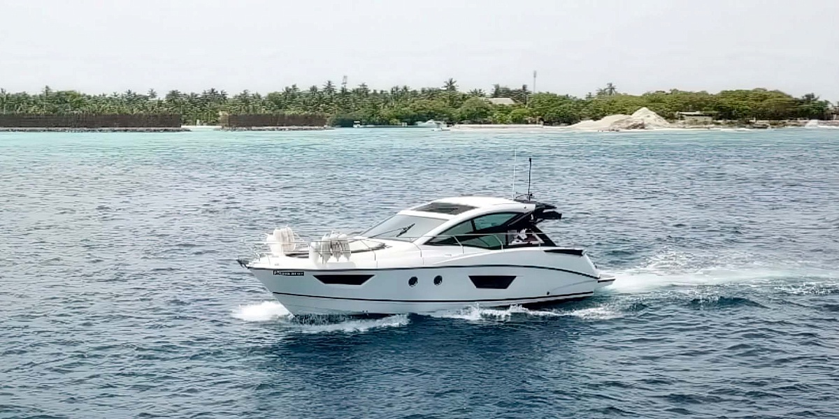 Аренда яхты Beneteau Gran Turismo 40 на Мальдивах